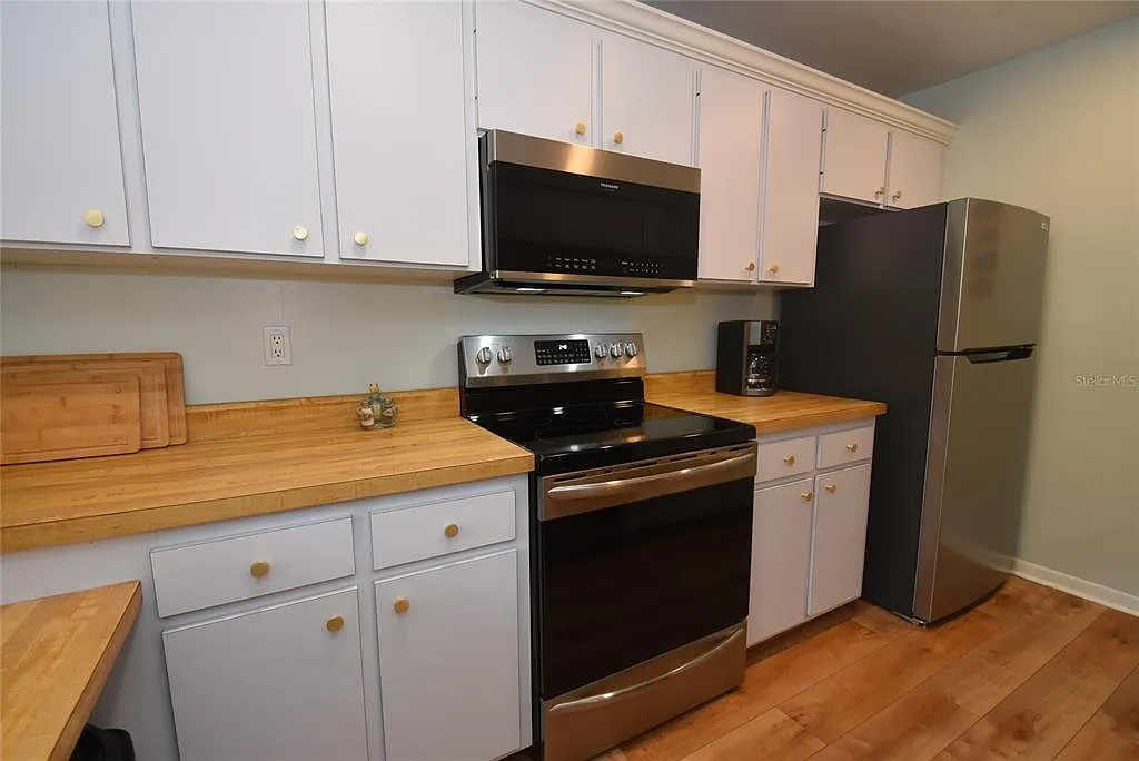 2 bed, 2.0 bath, 1112 sqft, $2,200 — Photo 3