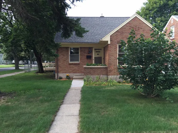 838 Lake Michigan Dr NW, Grand Rapids, MI 49504