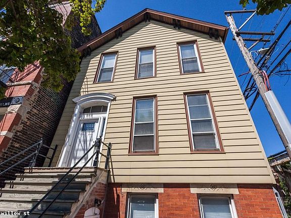 5th image of 948 W Willow St #1821