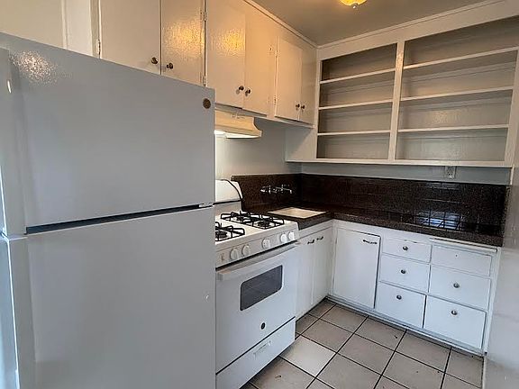4th image of 4720 Roosevelt Ave #14