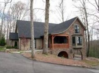 129 Oak Rd, Highlands, NC 28741