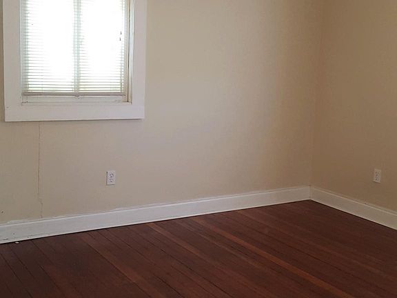 4th image of 4925 Freret St #B