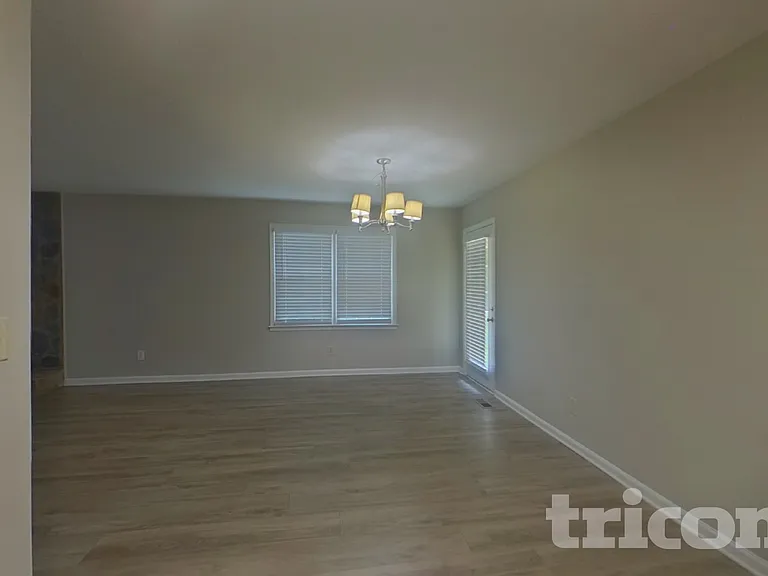120 Elberta Dr — Photo 5