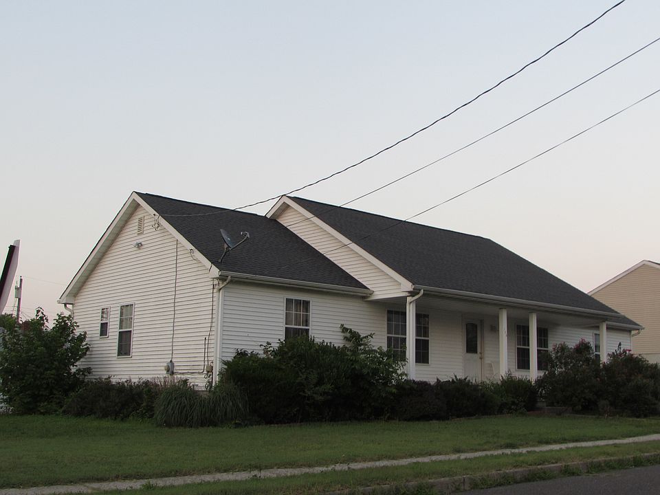 2nd image of 100 E Reading Ave