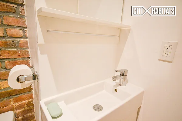 Rented by Citi Habitats | media 42