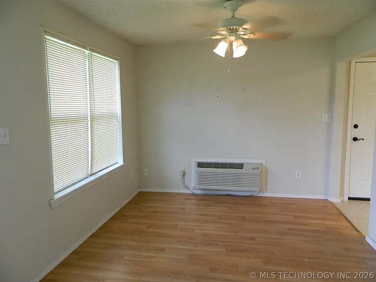 1306 W Exchange St — Photo 6