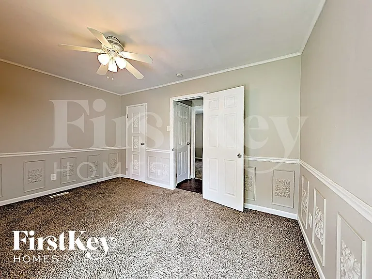8 Deerpath Dr — Photo 9