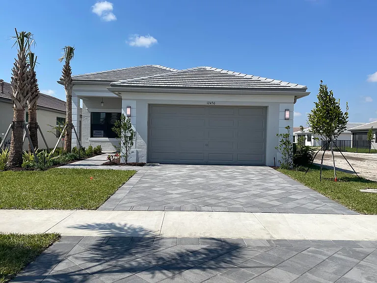 12450 SW Bungalow Ln — Photo 1