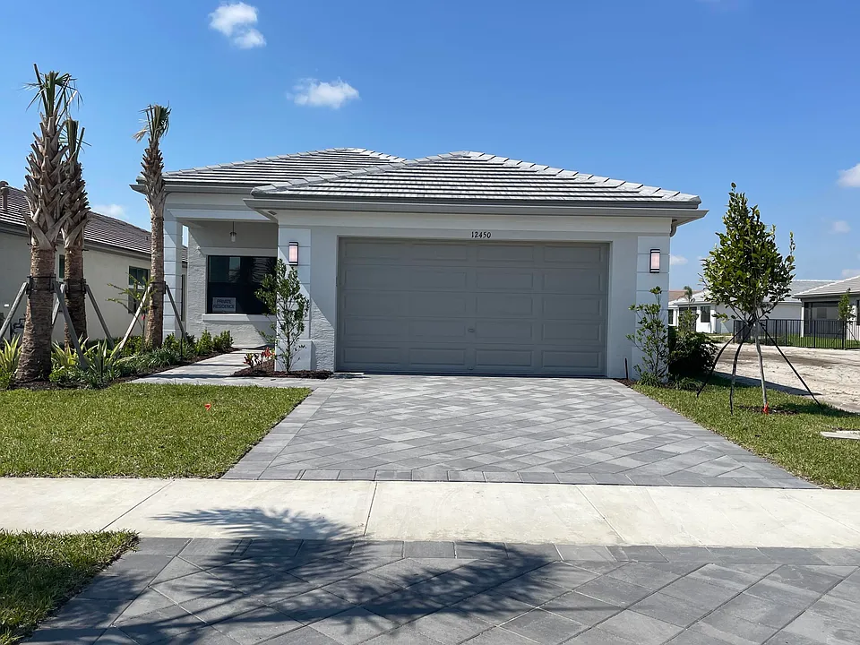 12450 SW Bungalow Ln
