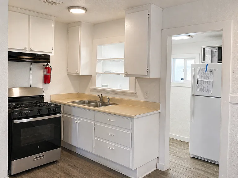 1255 Turquoise Ave — Photo 2
