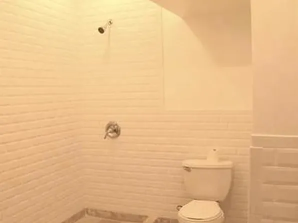 294 Autumn Avenue image 2 of 7