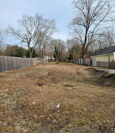 5th image of 718 W Bay Ave