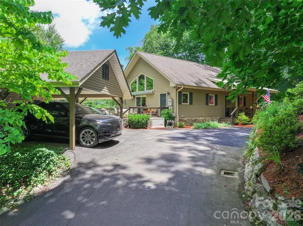 39 Maplewood Dr, Maggie Valley, NC 28751