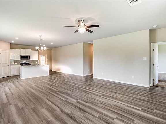 4th image of 1654 Reserve Dr