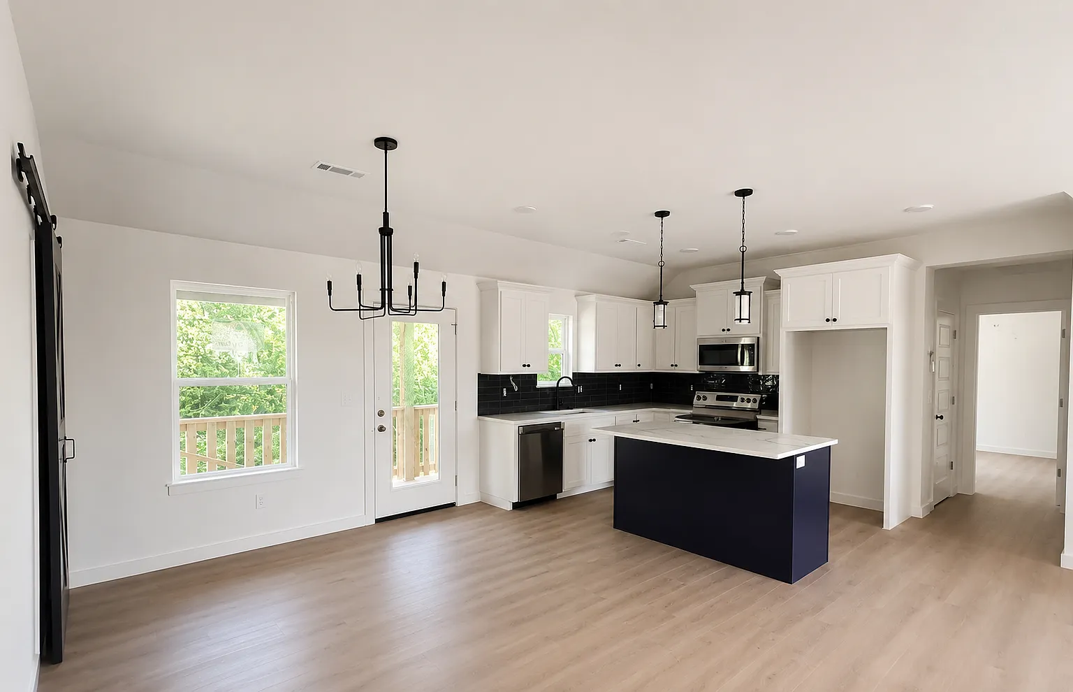 3 bed, 1550 sqft, $1,920 — Photo 2