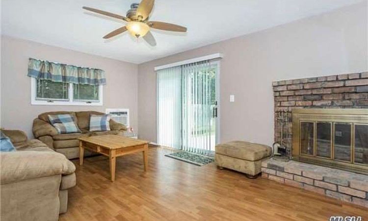 2nd image of 1 Ravenwood Dr