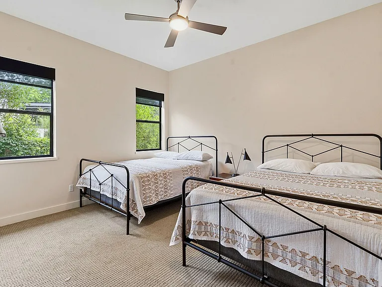 3605 Robbins Rd — Photo 23