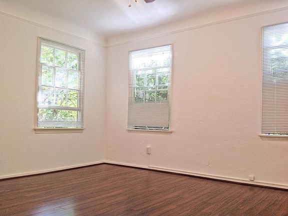 4th image of 129 S Oakhurst Dr APT 204