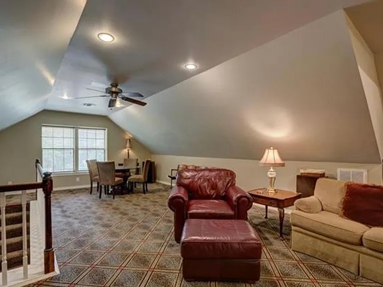 10641 S Sandusky Ave — Photo 35