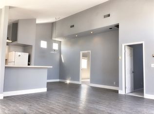 211 Palmer St, Costa Mesa, CA 92627