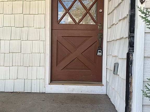 3rd image of 5500 NW Meadowvale Dr