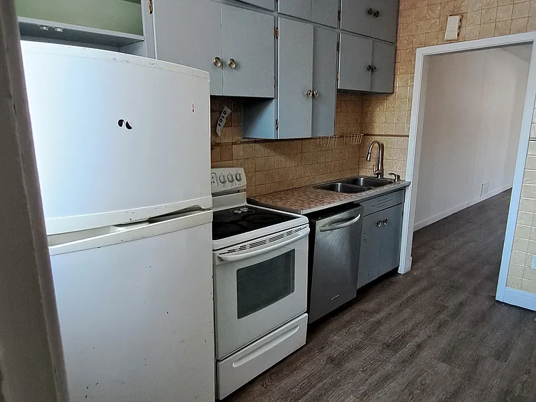 1428 Queen St — Photo 18