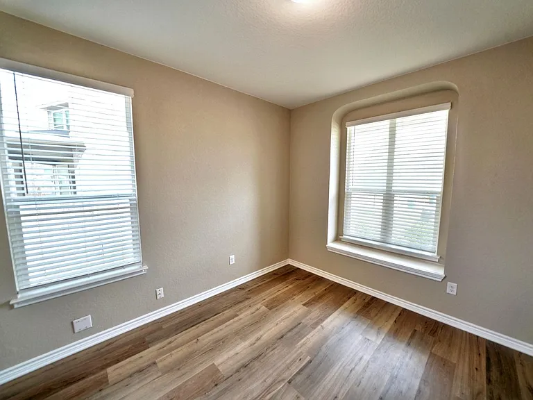 107 Kyle Cv — Photo 20