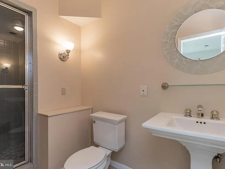 2112 Sondra Ct — Photo 17