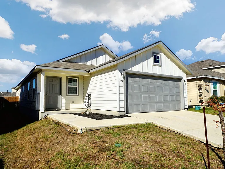 815 Retama Pass — Photo 3