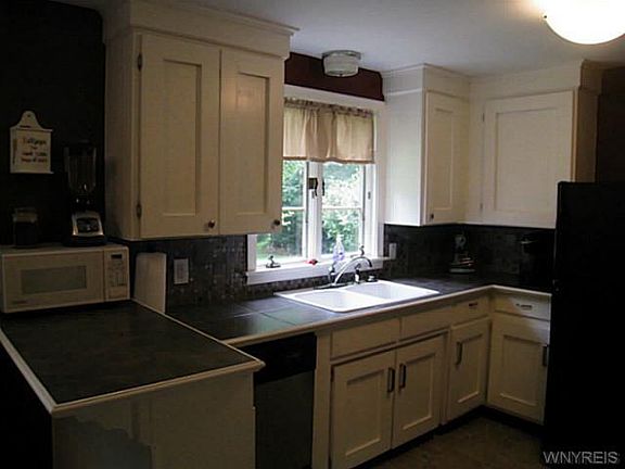 4th image of 2782 Florence Ave