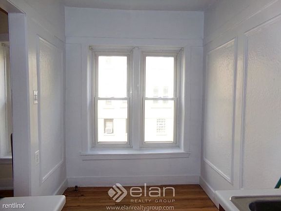 3rd image of 6530 N Lakewood Ave APT 2