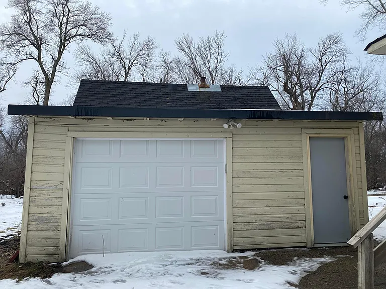 1 car garage