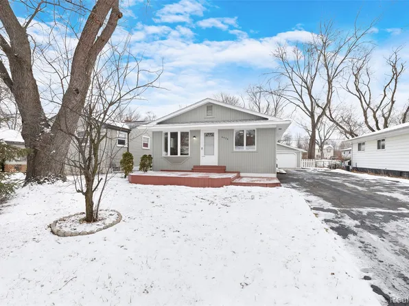 6428 Cloverton Dr, Waterford, MI 48329