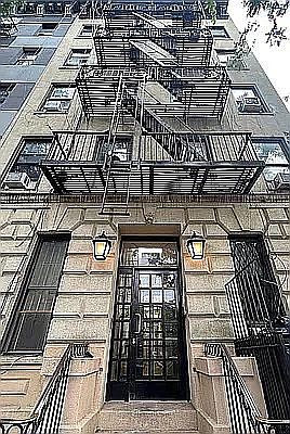 2nd image of 456 W 47th St APT 2B