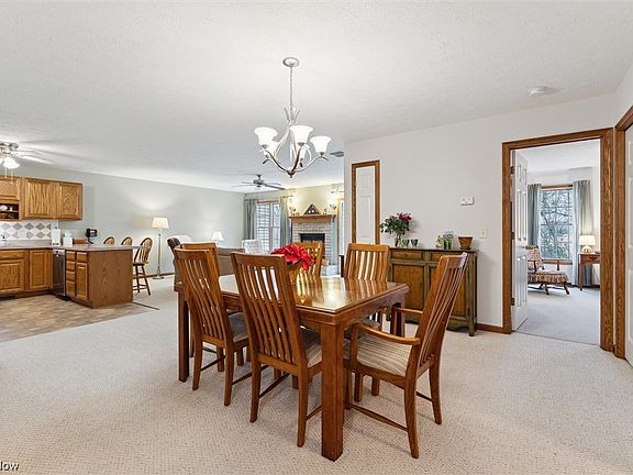 4th image of 31 Canterbury Cir