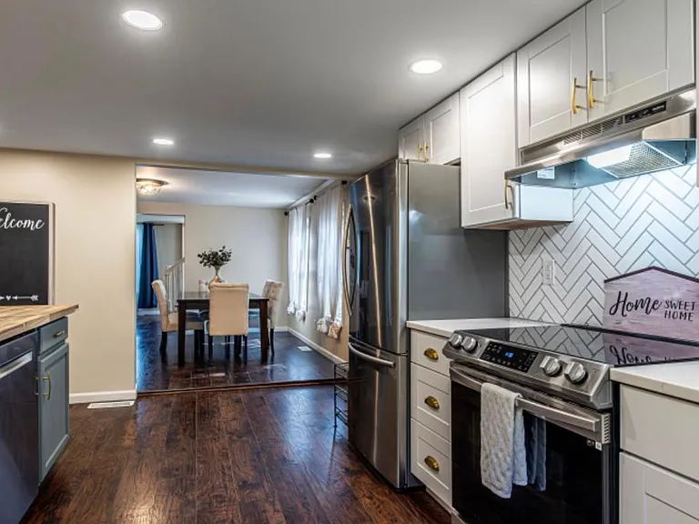 22 Mulberry St — Photo 13