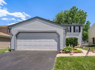 727 Sand Creek Dr, Carol Stream, IL