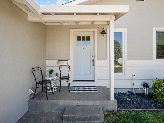 2nd image of 1263 Regina Drive