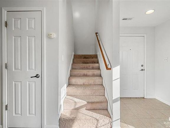5th image of 2809 Elm Creek Dr