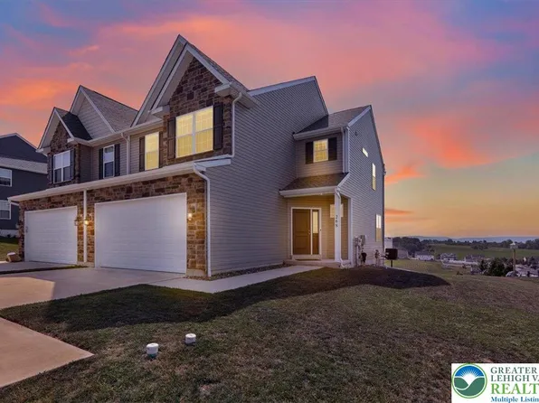 268 Ida Red Dr, Leesport, PA 19533
