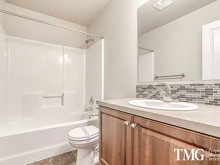 7115 NE 62nd St — Photo 20