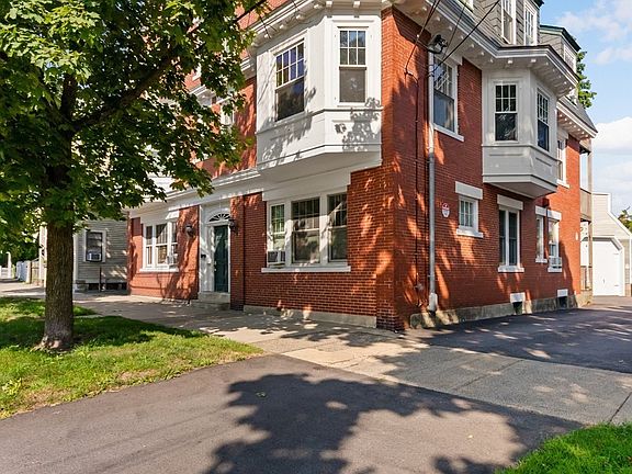 2nd image of 42 Broad St APT 3