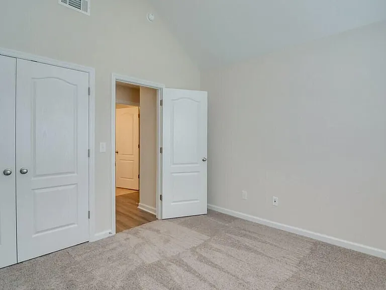 427 Amesbury Dr — Photo 13