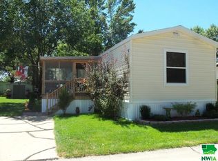 61 Cotts Dr, North Sioux City, SD 57049