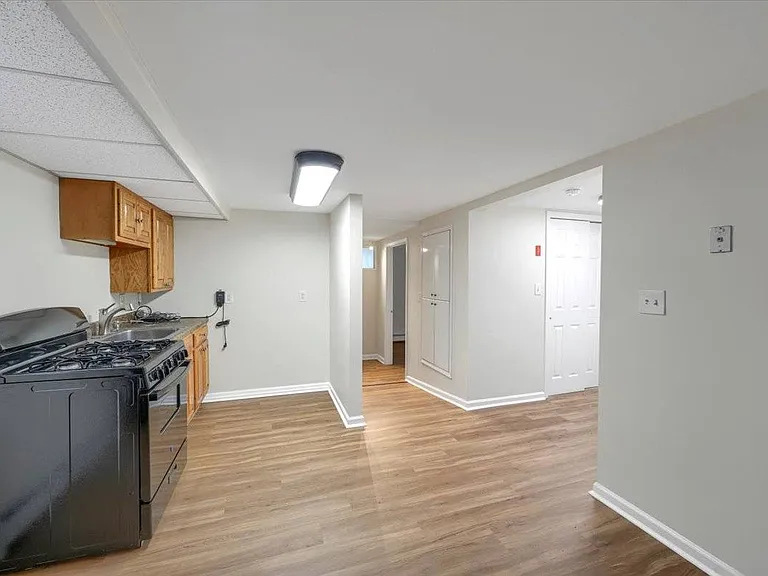 205 Hudson St #1 — Photo 9