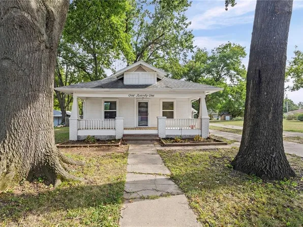 121 Mill St, Neodesha, KS 66757