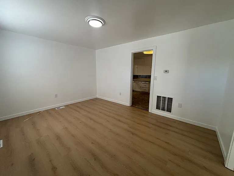 801 Ridge Ave — Photo 6