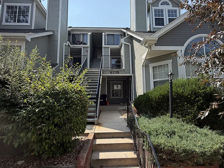 6775 S Ivy St #B5 — Photo 1