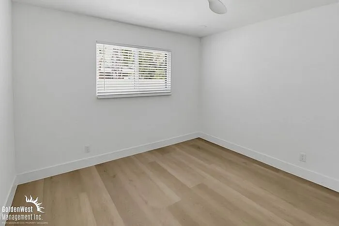 4822 Doliva Dr — Photo 13