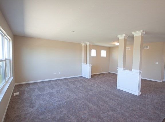 5th image of 1860 N Stonington Ave
